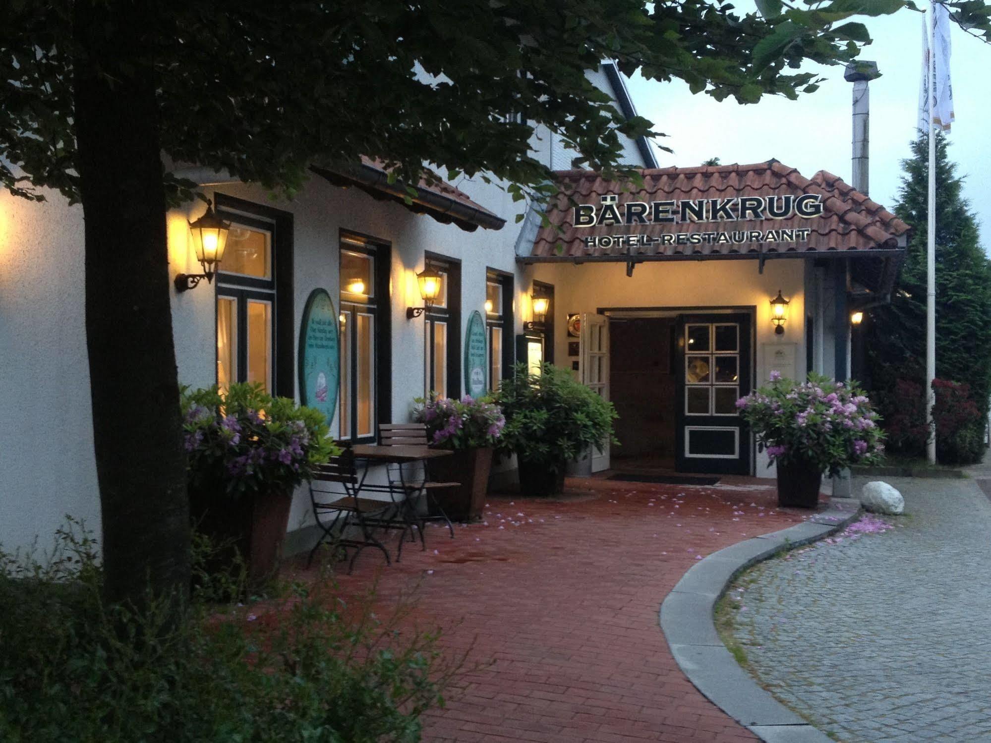 Baerenkrug Hotel Molfsee Exterior photo
